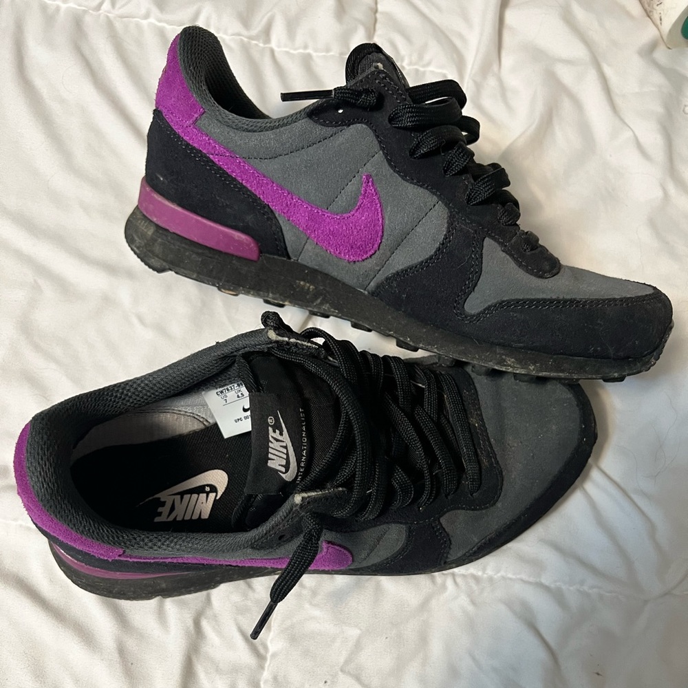 Nike sneakers - Picture 1 of 5
